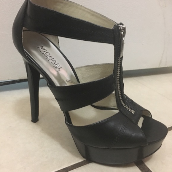Michael Kors sandals size 8